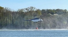 Veľký požiar na Záhorí. Rúbanisko vo vojenskom obvode pomáhal hasiť aj vrtuľník