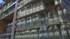 Štát zvažuje zálohovanie pet fliaš, cena minerálok môže ísť hore