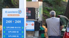 Muž zabudol manželku na benzínke, všimol si to až po 300 kilometroch. Bizarný príbeh vyvolal množstvo otázok