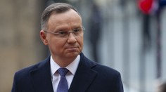 Spor v Poľsku: Politici mali nastúpiť do väzenia, miesto toho sa ukryli. A to v prezidentskom paláci