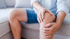 Príznaky, ktoré signalizujú artritídu. Neignorujte ich, včasná diagnostika vás ušetrí mnohej bolesti