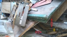 Kuriózny nález: Pri upratovaní hospodárskeho dvoru objavil majiteľ muníciu