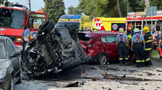 VIDEO: Nehodu v Tomášove zachytila bezpečnostná kamera. Unikajúci muž v plnej rýchlosti vletel do áut na hlavnej