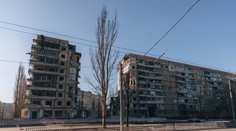 Ruská raketa zasiahla bytovku v Dnipre. Hlásia najmenej piatich zranených