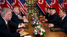 Trump a Kim odštartovali druhý deň jadrového summitu v Hanoji