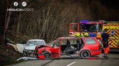 Čelná zrážka na východe Slovenska. Zasahujú všetky záchranné zložky