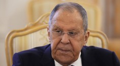 Lavrov tvrdí, že sa žiaden summit Putin – Zelenskyj teraz neplánuje. Spochybnil snahu Donalda Trumpa o rokovania