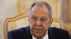 Lavrov tvrdí, že sa žiaden summit Putin – Zelenskyj teraz neplánuje. Spochybnil snahu Donalda Trumpa o rokovania