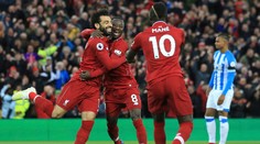 Liverpool rozdrvil Huddersfield 5:0 a opäť je na čele