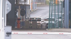 Stovky mladých Ukrajincov odmietli vstúpiť do armády a bezpečie hľadajú na Slovensku. Vrátiť ich späť nemôžeme