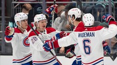 Slafkovský s asistenciou, z víťazstva sa tešil aj Tatar