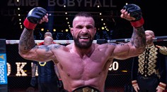 Päť kôl veľkolepej bitky. Vémola zdolal Végha na body a je federálnym kráľom MMA