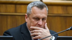 SNS bude trvať na upravení a zároveň zrušení celej transakčnej dane. Minister odkazuje, že je to nemožné