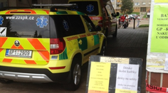 Žena volala do televízie s nožom na krku. Kým prišla pomoc, zomrela