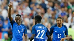 VIDEO: Oslabení Francúzi porazili Anglicko, Rumunský obrat proti Čile