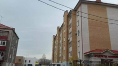 Dievča (5) vyhodilo z okna svoju novonarodenú sestru, na mieste zomrela. Za desivým činom zrejme bola žiarlivosť