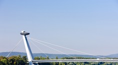 Pripravte sa na dopravné obmedzenia. Od pondelka začínajú opravovať Most SNP