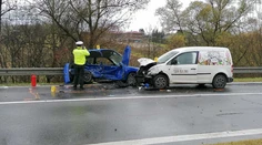 Smrteľná nehoda pri Bardejove. Čelnú zrážku neprežil vodič so spolujazdkyňou