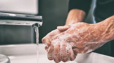 Ich umývanie zachraňuje životy. V Európe sú ročne milióny prípadov infekcií pre špinavé ruky