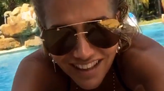 Dara Rolins žiari šťastím. S jej najväčšou láskou si užíva more