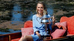 Wozniacka po šiestich rokoch opäť zasadla na trón, Rybáriková s kariérnym maximom