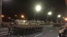 VIDEO: Nočné manévre pred SNP: Prehliadku nacvičovalo vyše 1 800 vojakov
