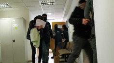 Súd vzal do väzby úradníčku, ktorú zadržali pre kokaín