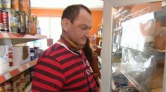 Ťažký osud: Jozef prišiel o hlas a dýcha cez dieru v krku. V deň rozvodu mu zistili rakovinu