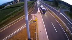 Sedem minút pred katastrofou v Chorvátsku: Poľský autobus zachytila kamera, všetko bolo v poriadku