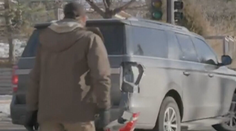 Zastrelený zdravotník Pretti mal konflikt s agentmi ICE už skôr. Objavilo sa nové video