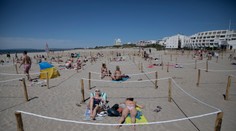 Dovolenkový seriál: Francúzsko už láka oplotenými plážami, no stále je mierne rizikové