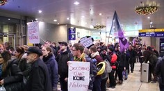 Novoročné sexuálne útoky v Nemecku vyvolali vlnu protestov. Obviňujú Merkelovú