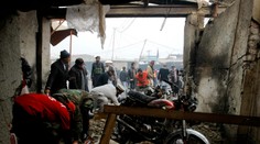 Samovražedný útočník na motocykli zabil najmenej desať ľudí