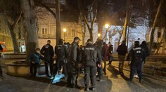 Na Donovaloch to v noci žilo, otvorené boli aj prevádzky. V Bratislave polícia zasiahla