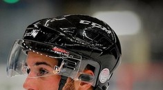 Hokejová tragédia v Česku: Mladý rozhodca zomrel po zásahu pukom