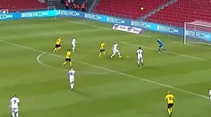 Prvý zápas v európskom pohári a dva vybité zuby. Postaral sa o ne Slovák Denis Vavro