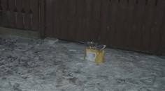 Dôchodca spôsobil v Slavošovciach poplach: Na dvore sa objavilo vrecko so záhadnou tekutinou