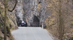 Obľúbené tiesňavy uzavrú: Padajúce skaly ohrozujú turistov aj dopravu