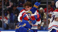 Slafkovský priviedol Montreal k výhre, Dallas rozhodol už v prvej tretine. Carolina potvrdila formu