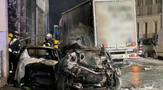VIDEO: Opitý kamionista rozpútal peklo: Vrazil do 31 áut a oheň zachvátil časť ulice