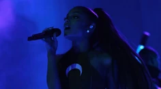 Nielen Ariana je otrasená tragédiou. Reagujú aj kolegovia z brandže