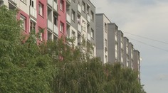 Kúpil byt, no vyše troch rokov z neho nevie dostať pôvodnú majiteľku. Tá ťahá za rôzne nitky v úzadí