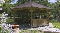 Za grilovačku na Železnej studničke môžete zaplatiť ako za večeru v luxusnej reštaurácii