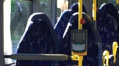 Facebooková stránka proti migrantom je na smiech. Sedadlá považovala za teroristky