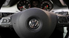 Volkswagen zvolal v Česku do servisov prvých 1000 áut