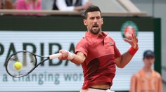 Roland Garros bude pokračovať bez najväčšej hviezdy. Djokovič sa odhlásil a tenis má novú svetovú jednotku