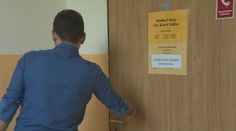 Mohli zabrániť zneužívaniu školáka. Vedenie školy vraj vedelo o zvrhlých chúťkach učiteľa