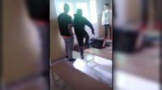 Po zverejnení bitky v škole sa vynárajú ďalšie špinavosti. Na riaditeľku padajú obvinenia