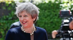 Britskí lekári vyzvali Mayovú na opatrenia, lebo pacienti zomierajú na chodbách