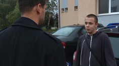 V inzeráte sľuboval 25 eur za zastrelenie migranta. Teraz im špinavo nadáva